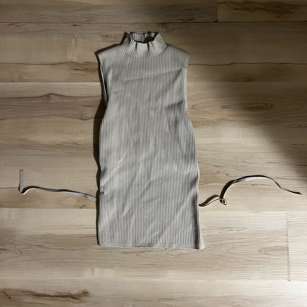 Aritzia backtie top